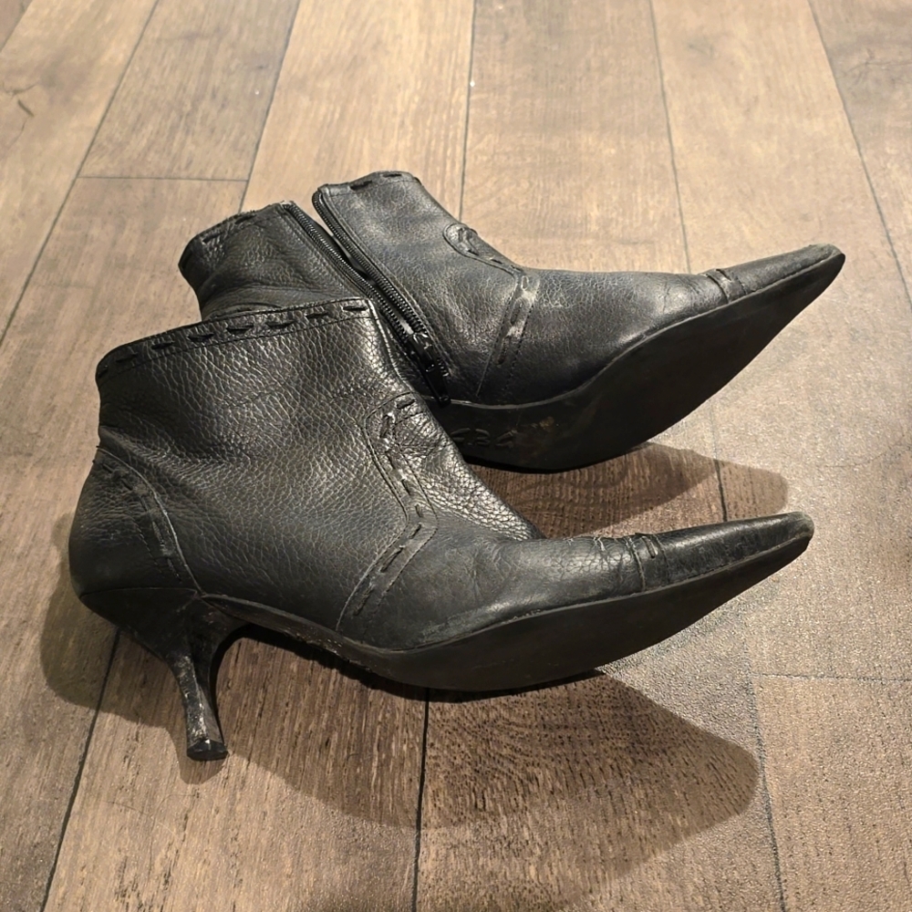 9/29 BCBG BOOTIES